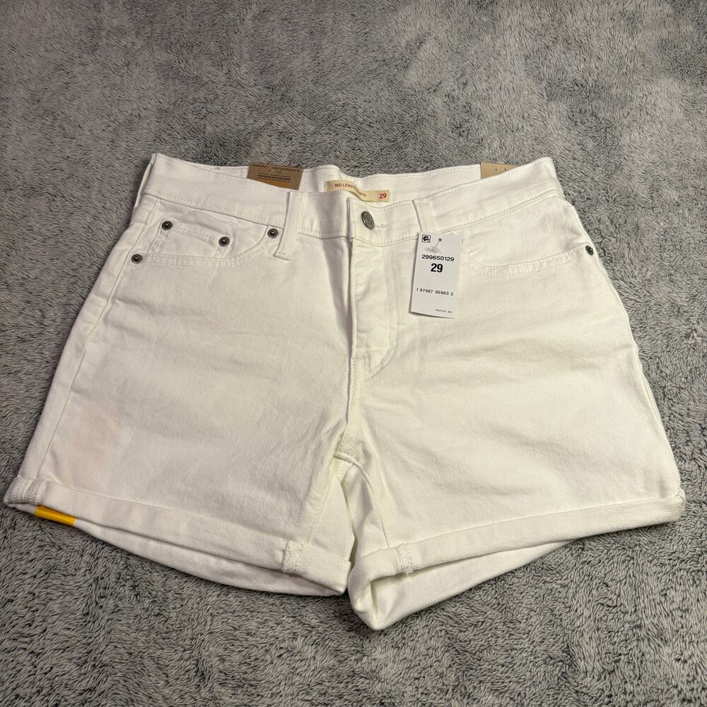 NWT‎ Levi's Women's Mid-Length Shorts Mid Rise Slim through the hips Size 29